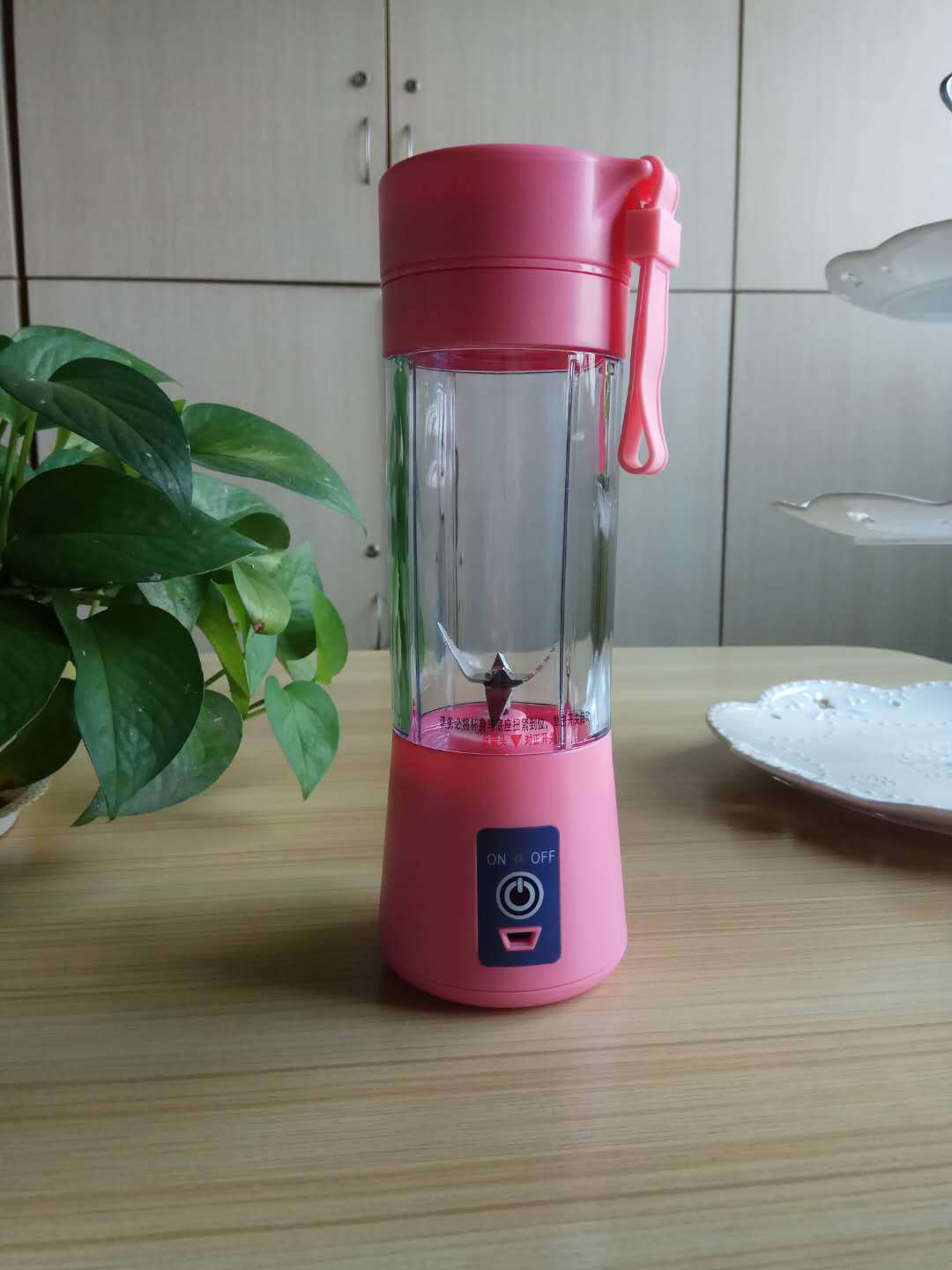 Foreign trade explosion models electric juicer home portable multi-function fruit juice cup 6 leaf custom LOGO